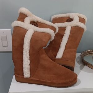 Michael Kors Tan Shearling Winter Boots
